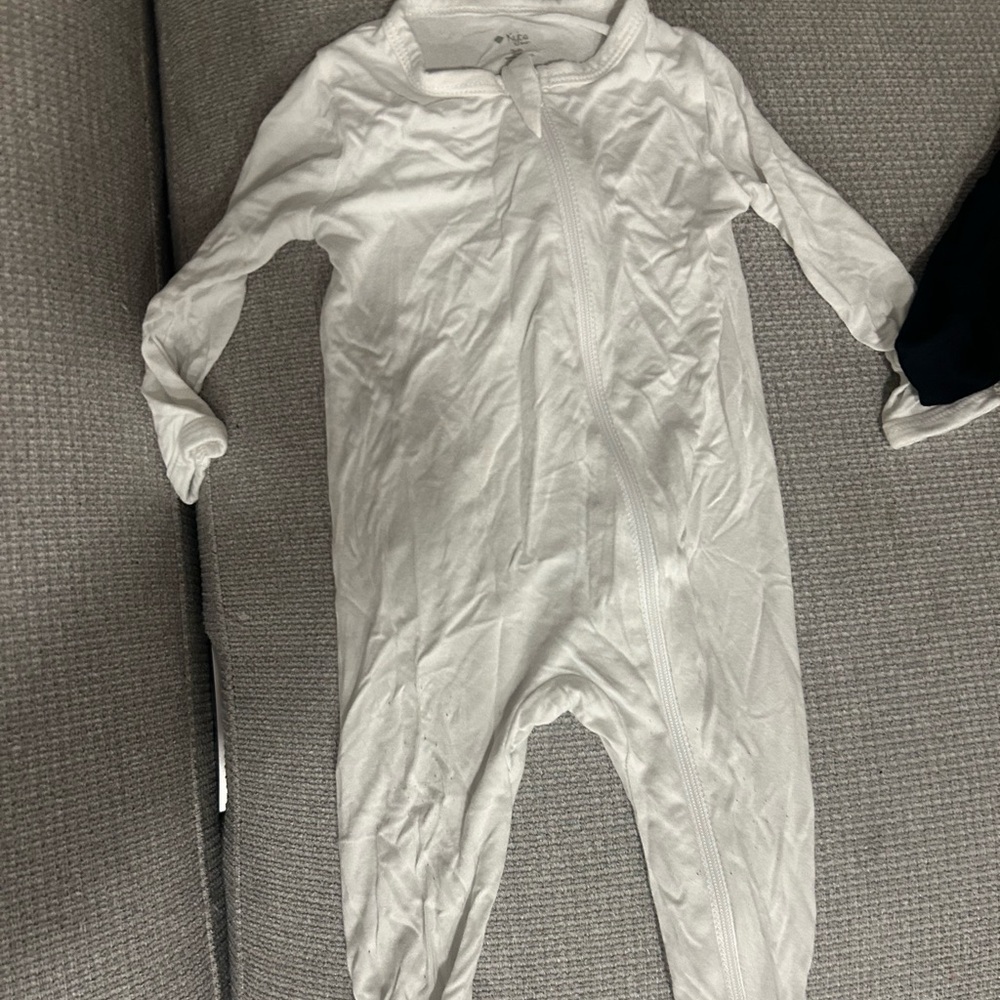 Kyte White 3-6 month onsie